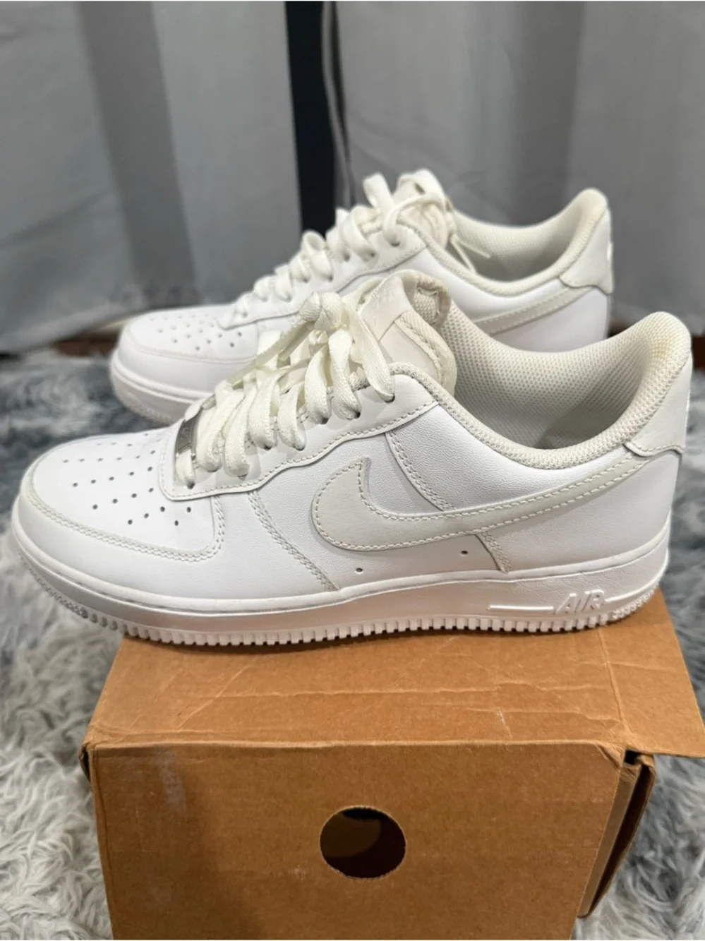Women’s Nike Air Force 1 Low White Leather Sneakers - Picture 2 of 6